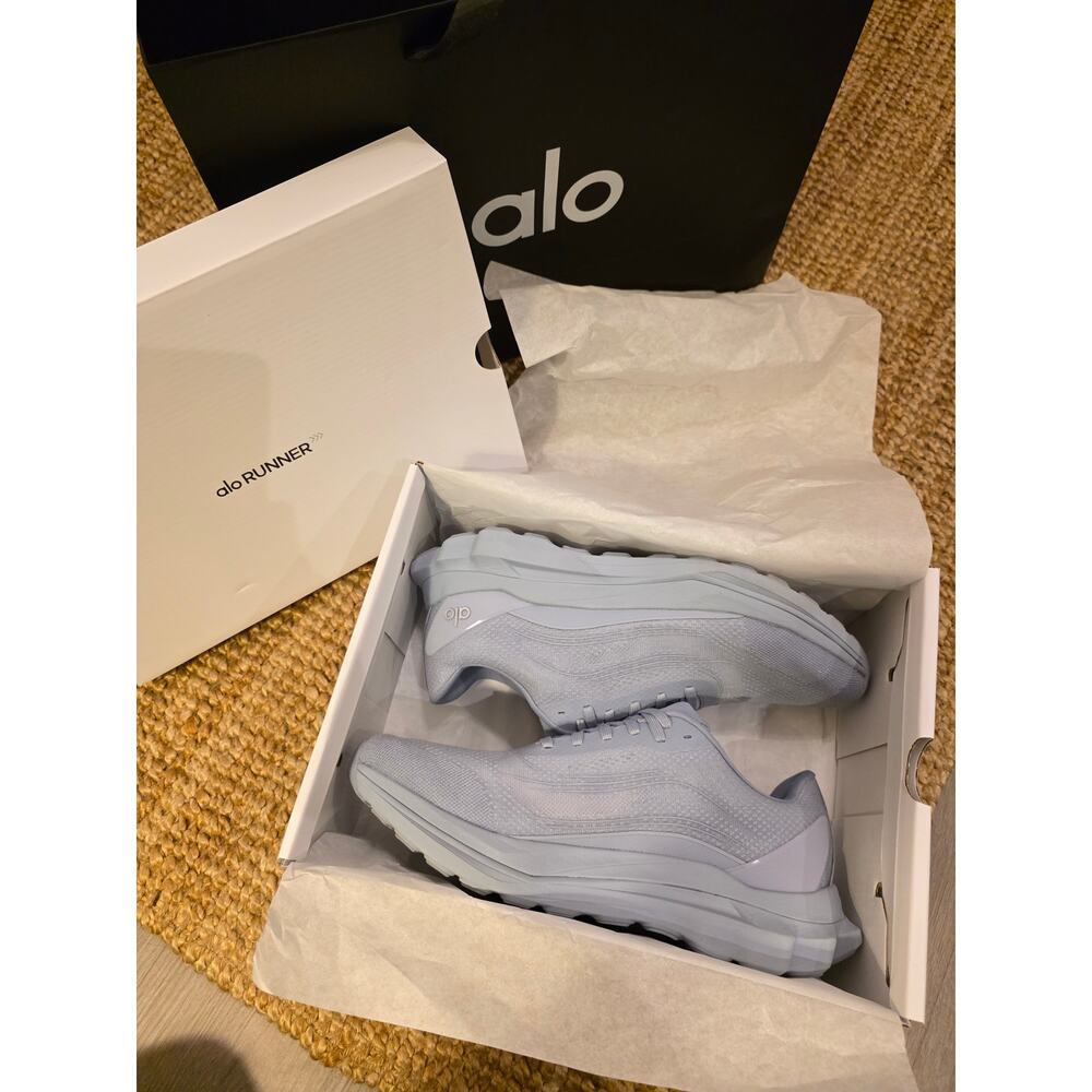 Alo Runner Sneakers Winter Frost BLUE Size 10 Men / 11.5 Women - Picture 2 of 10